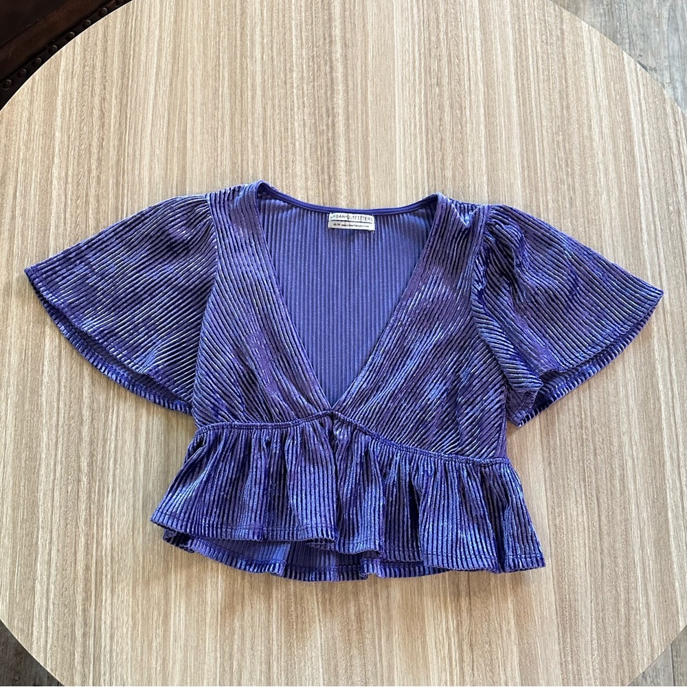 Urban Outfitters XS Purple crop top